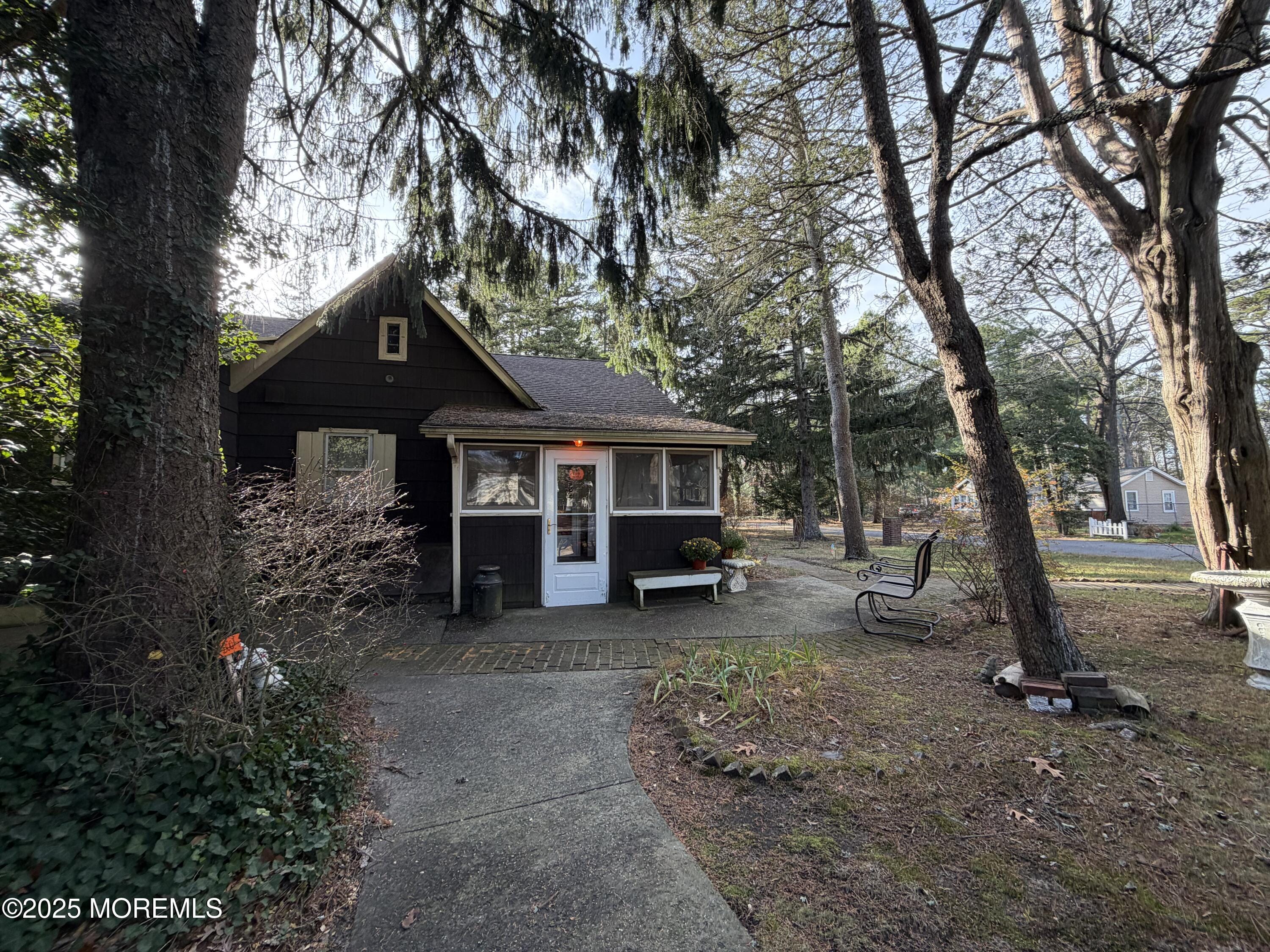 353 Arrowhead Drive Image 5