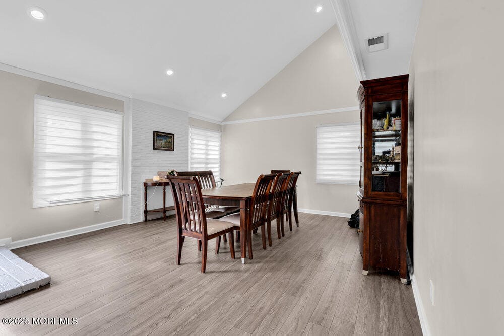 1575 Alamitos Drive Image 4