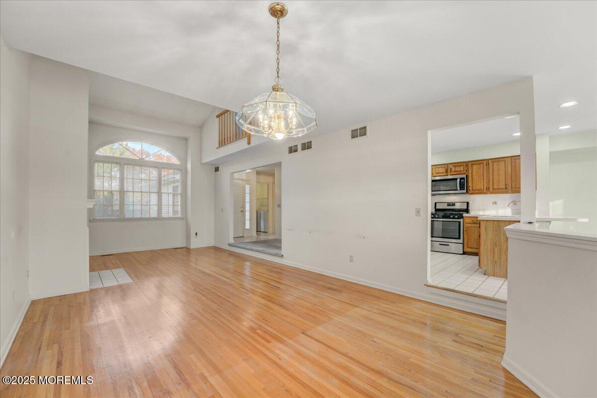 10 Kerri Lane 602 Image 5