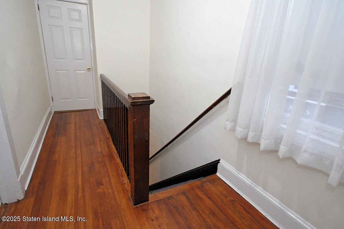 9 New Lane, Staten Island, NY, 10305 image 8