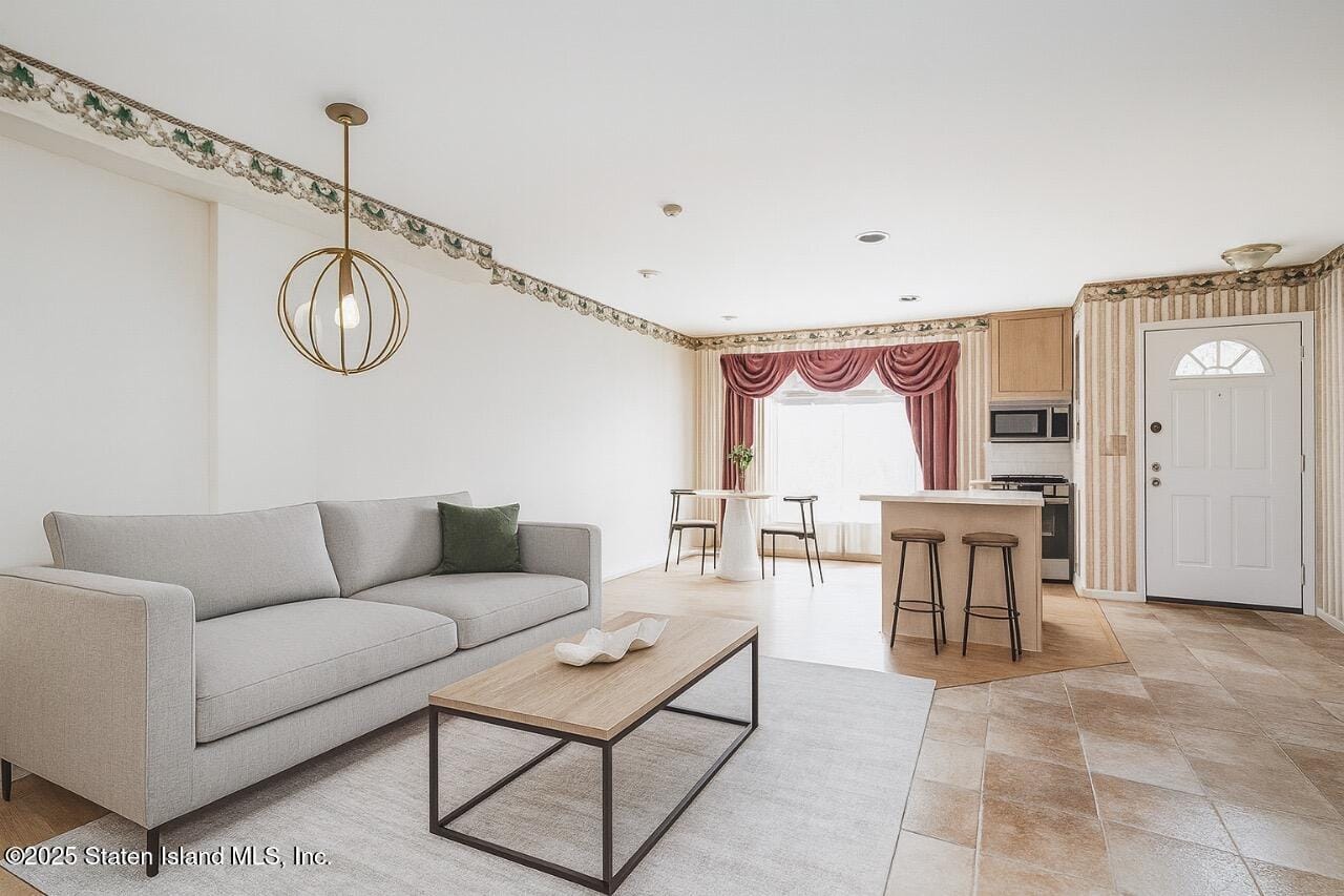 41 Wolcott Avenue Image 3