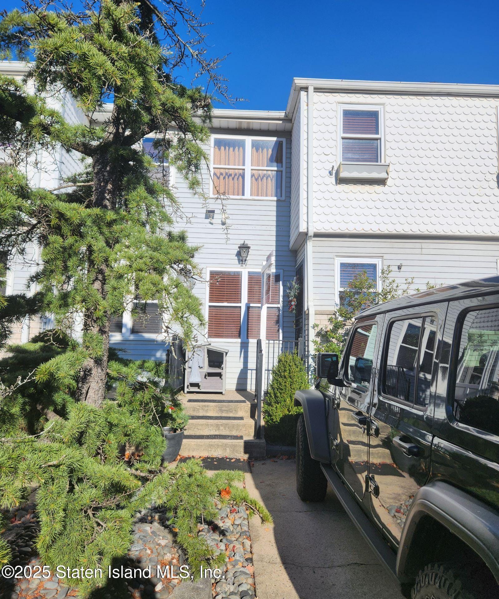 17 Lorraine Loop, Staten Island, NY, 10309