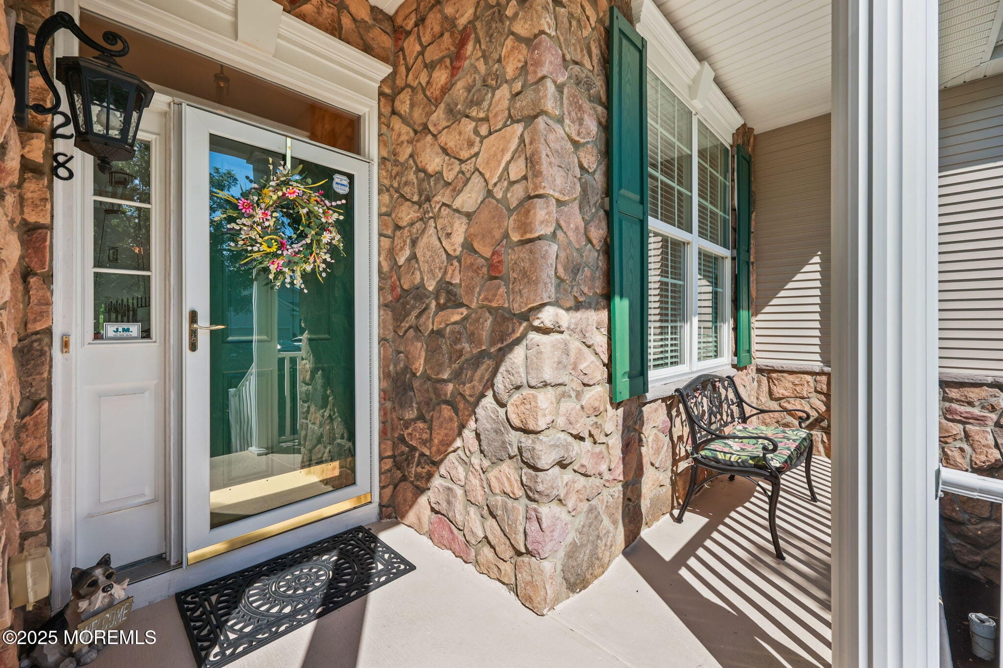 28 Pond View Circle Image 4