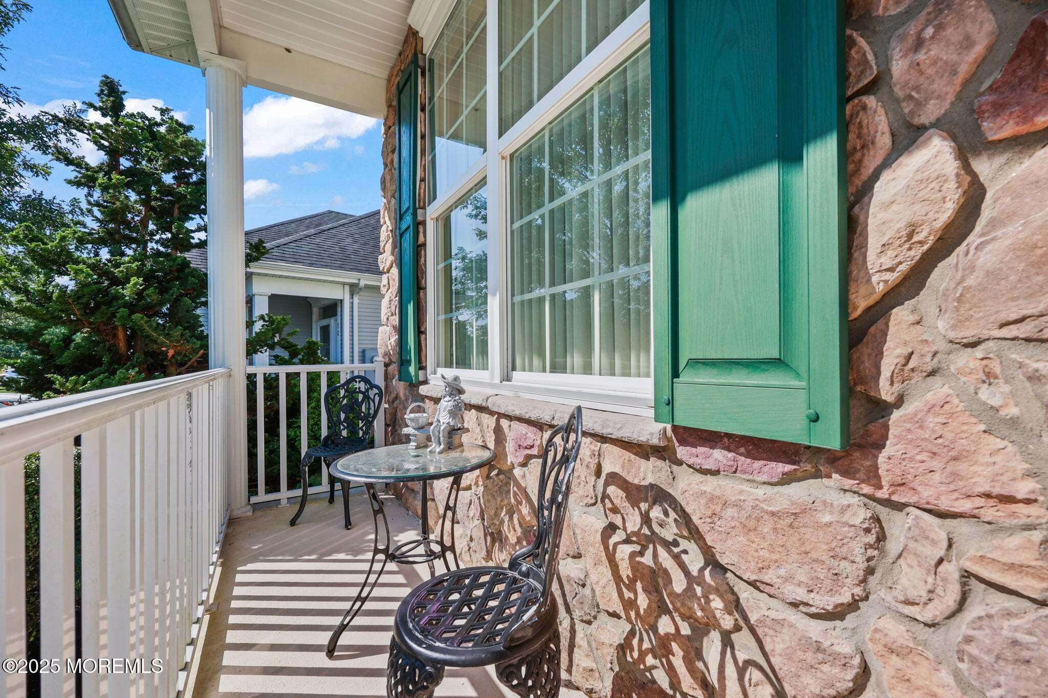 28 Pond View Circle Image 5