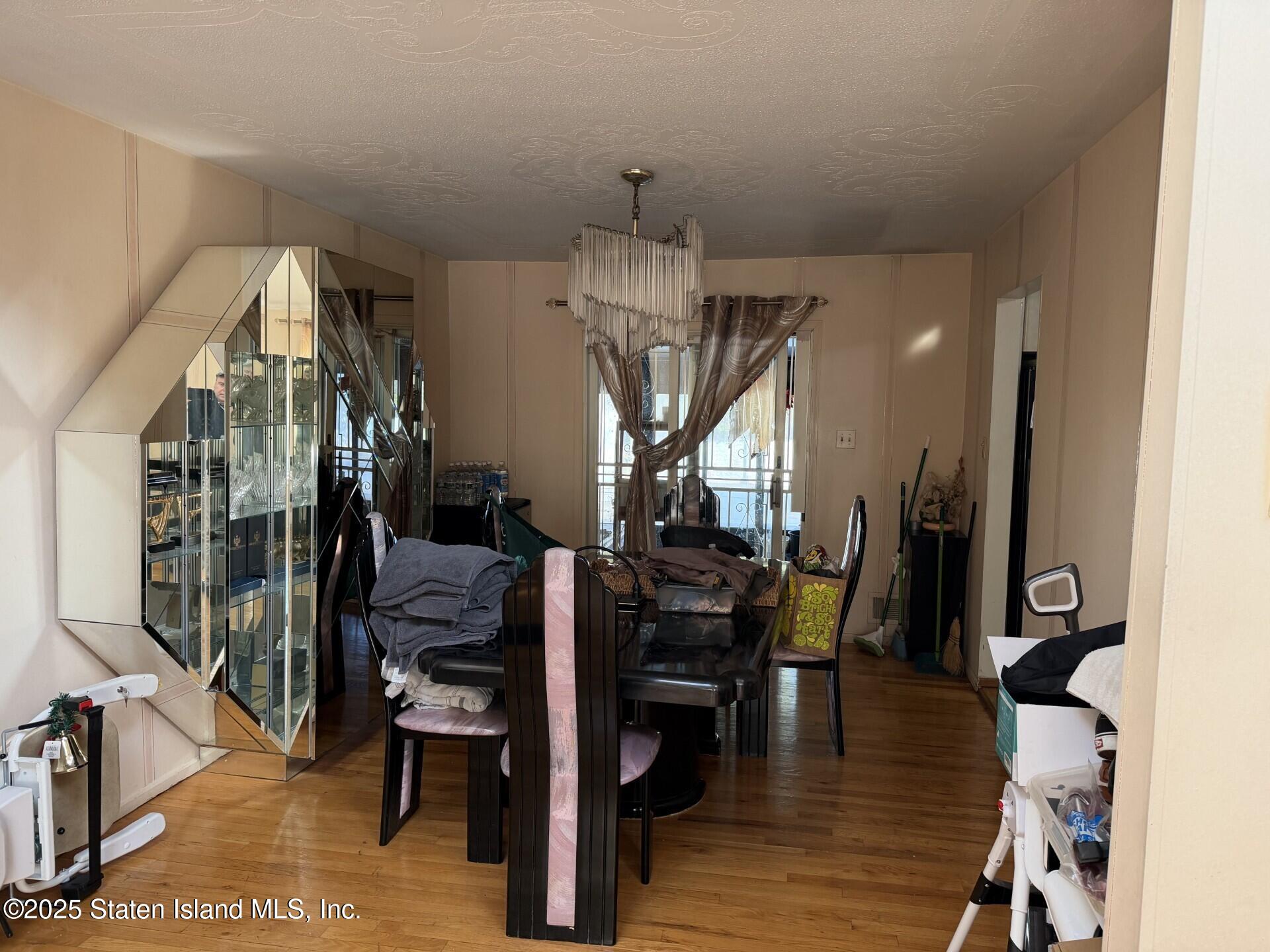 19 Woodlawn Ave Image 2