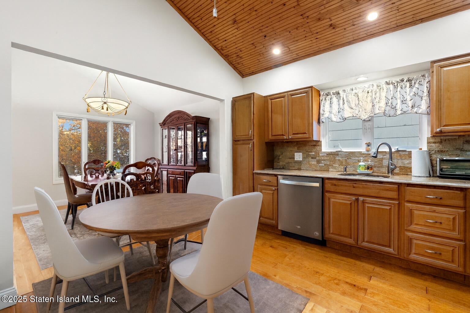 20 Helene Court Image 3