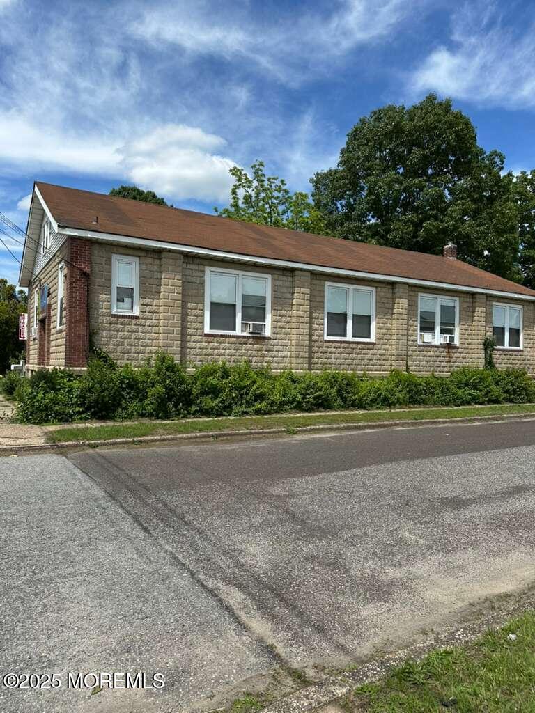 400 Magnolia Street Image 2