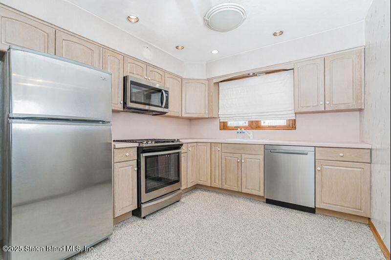 7 Foote Avenue, Staten Island, NY, 10301 image 31