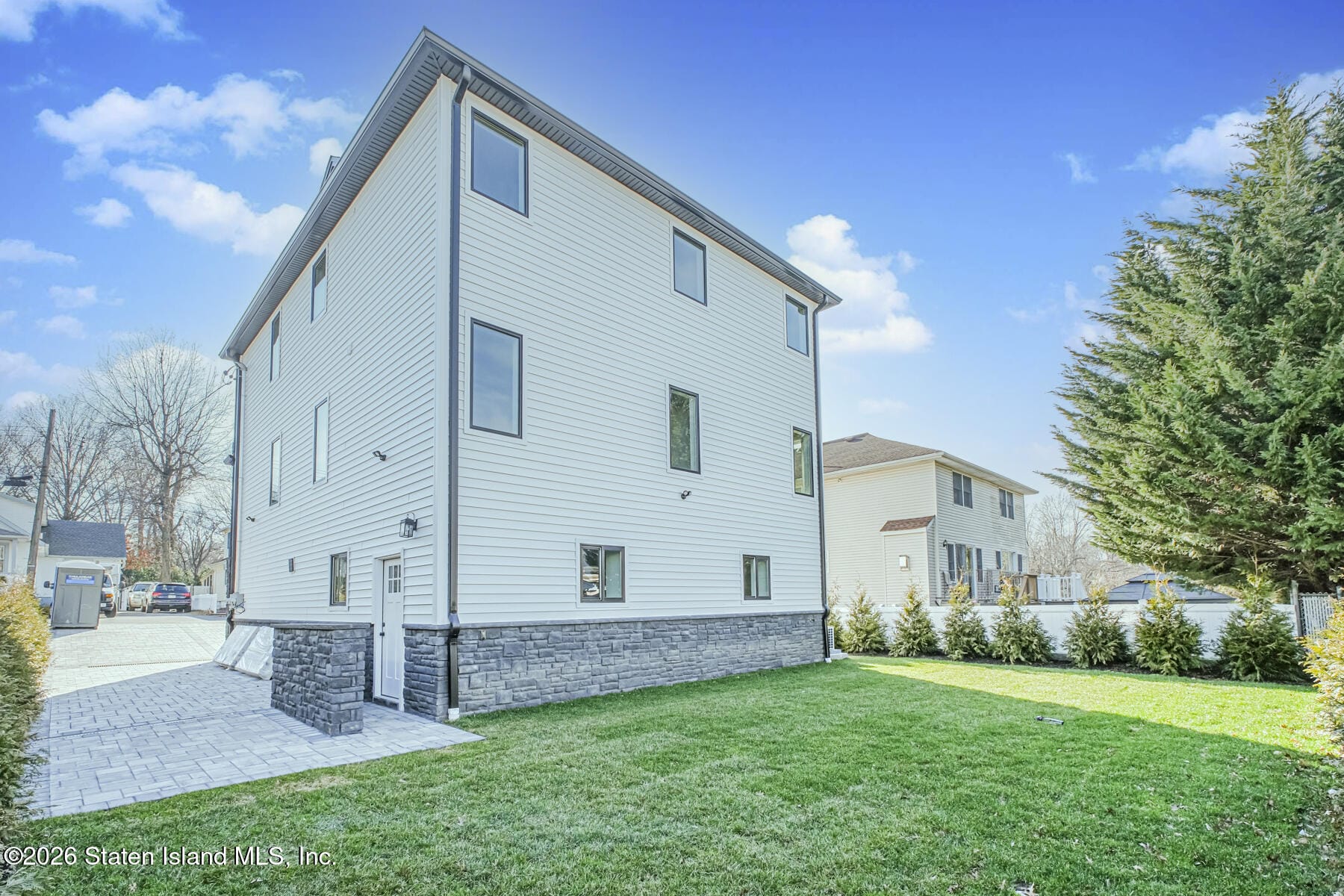 27 Utica Street Image 4