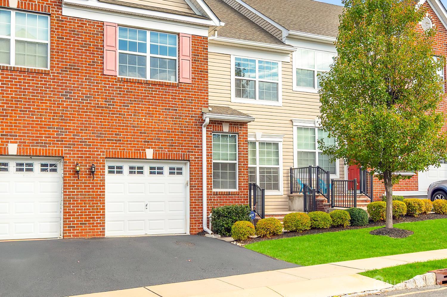 304 Cambridge Drive Image 2