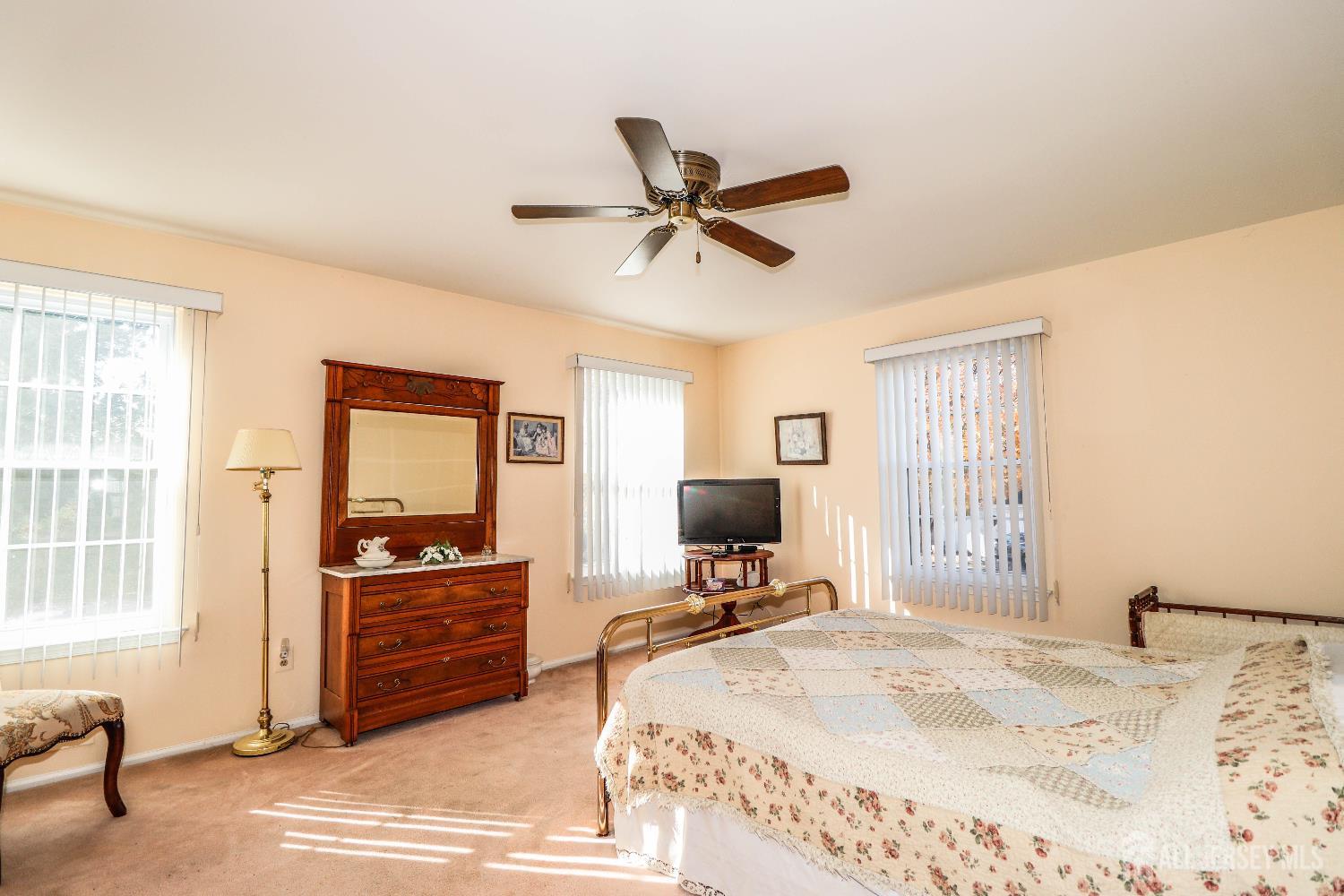 288 Waterlou Court, Franklin Twsp, NJ, 08873 image 24