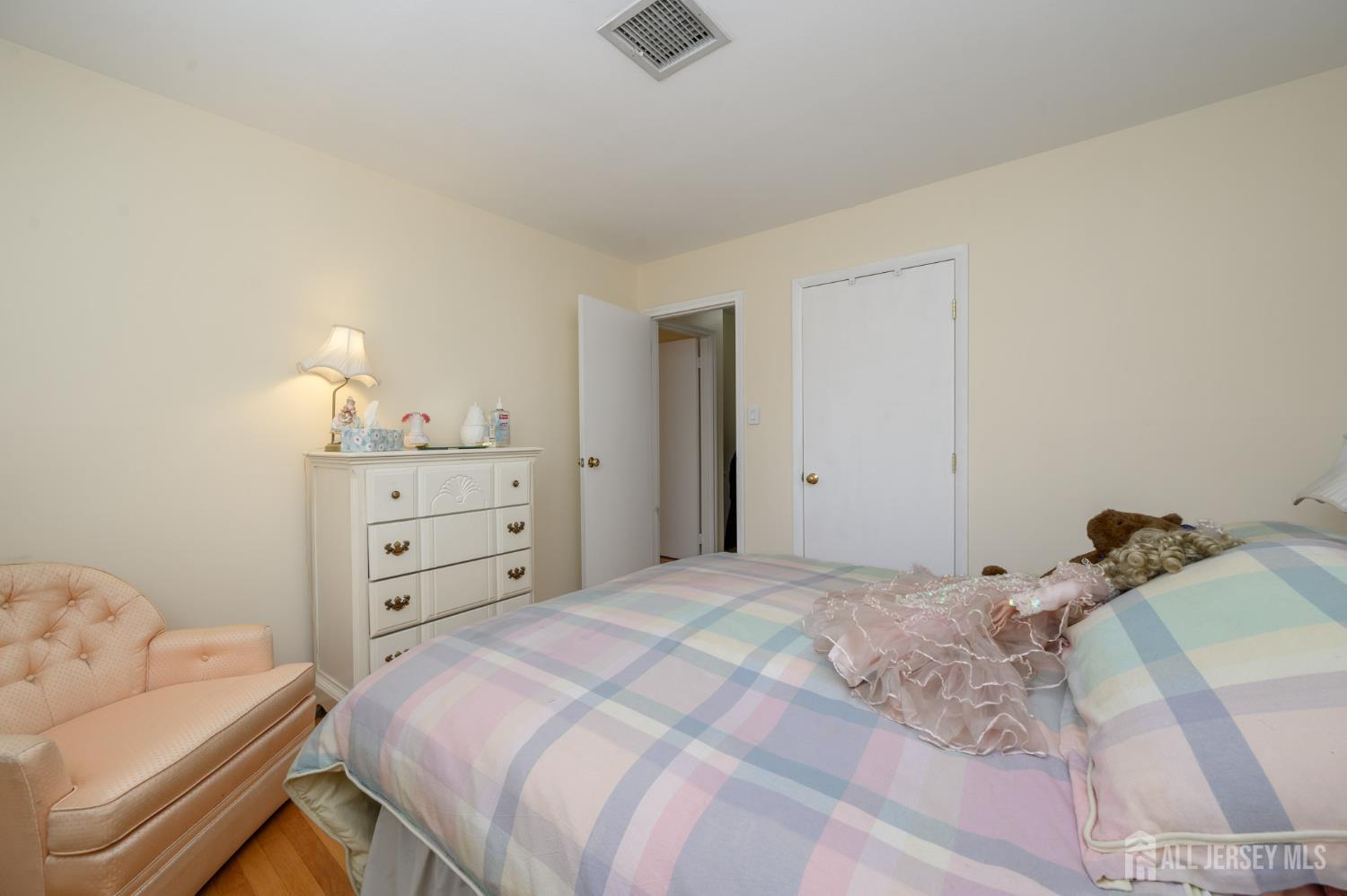 4 Hickory Hill Drive, Ewing, NJ, 08618 image 17