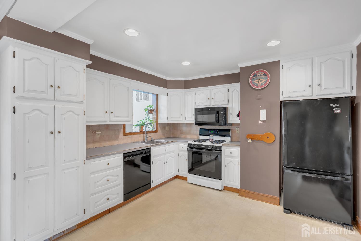 34 Roosevelt Avenue, East Brunswick, NJ, 08816 image 18