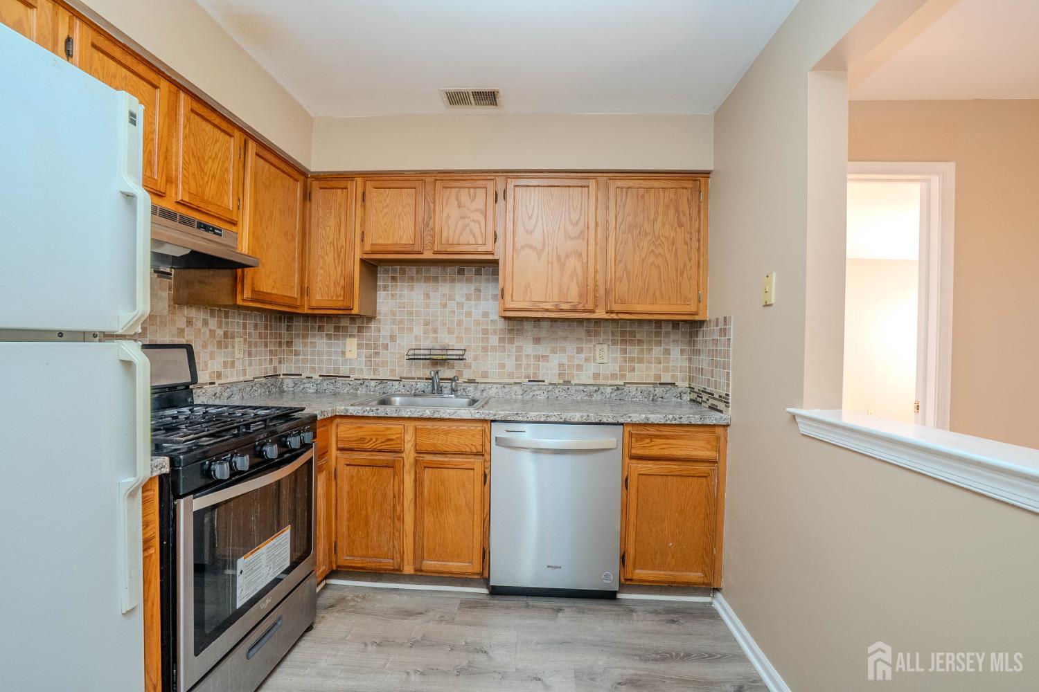 513 Waterford Drive, Edison, NJ, 08817 image 9