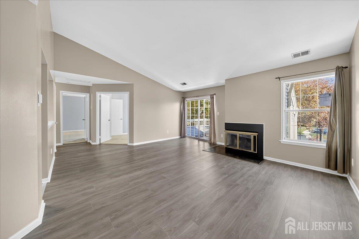 306 Trinity Court 12 Image 2