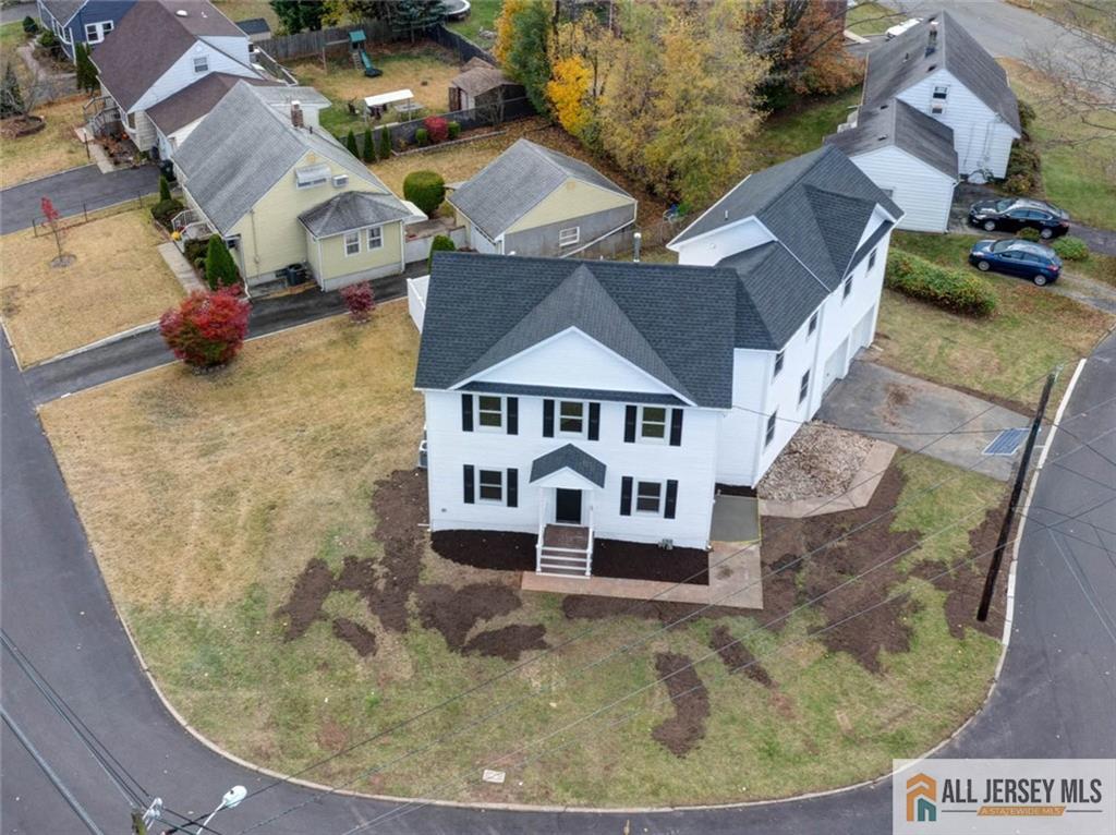 39 Lowell Street Image 1