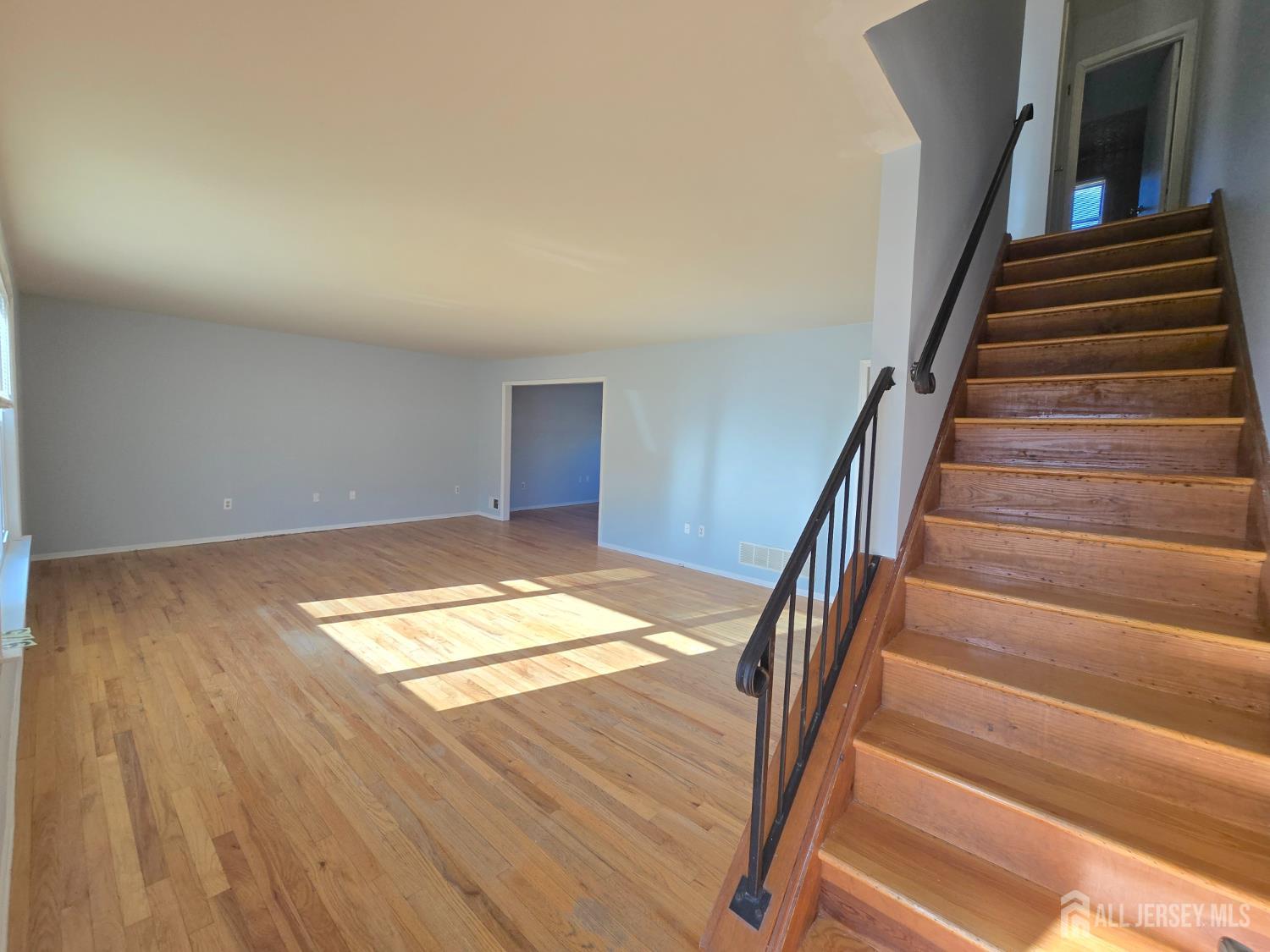 975-A & B Bergen Avenue Image 4