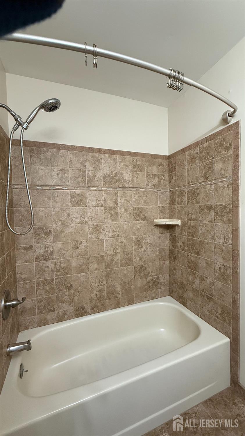 58 CANTERBURY Circle, Franklin, NJ, 08873 image 29