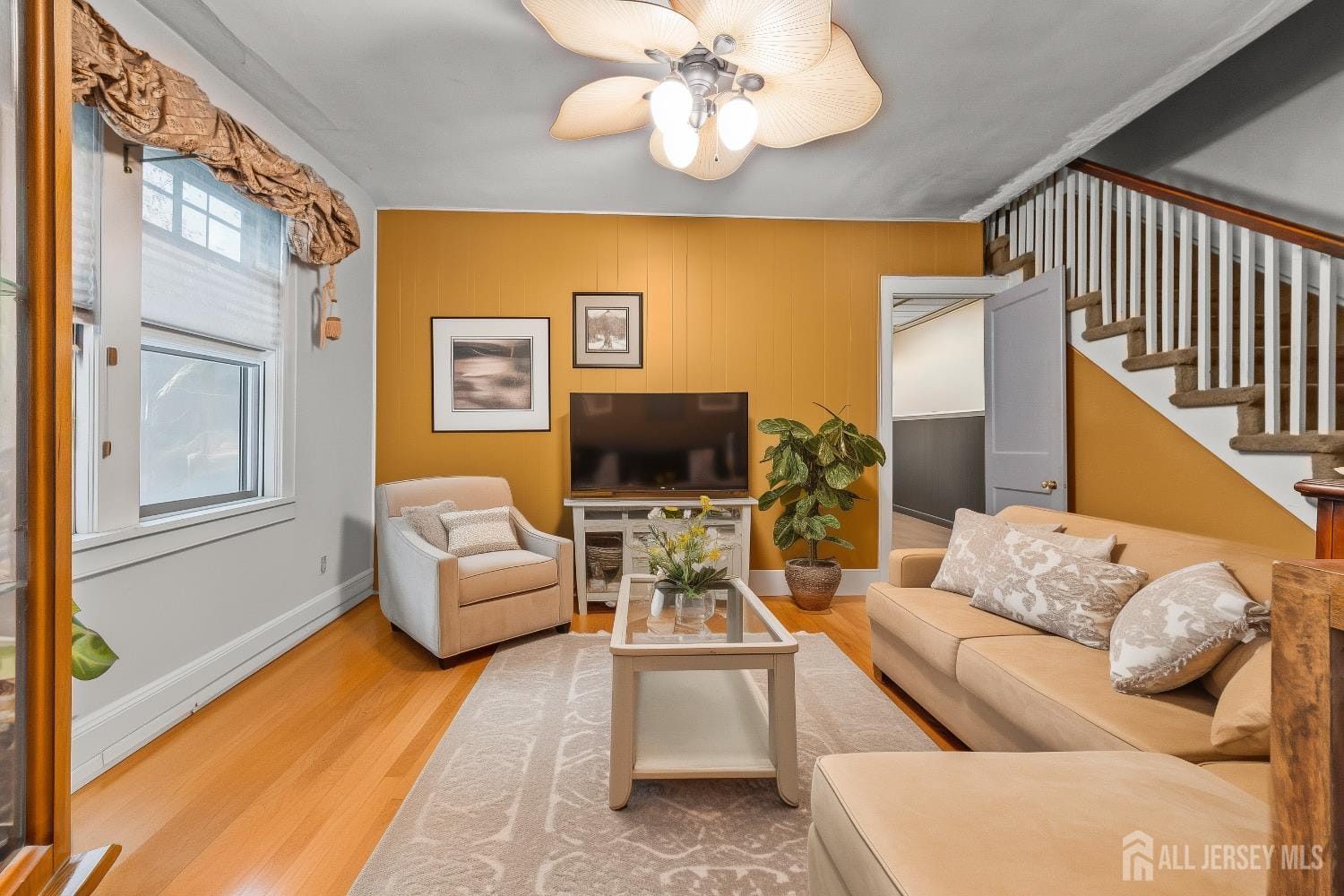 420-22 E Milton Avenue Image 3