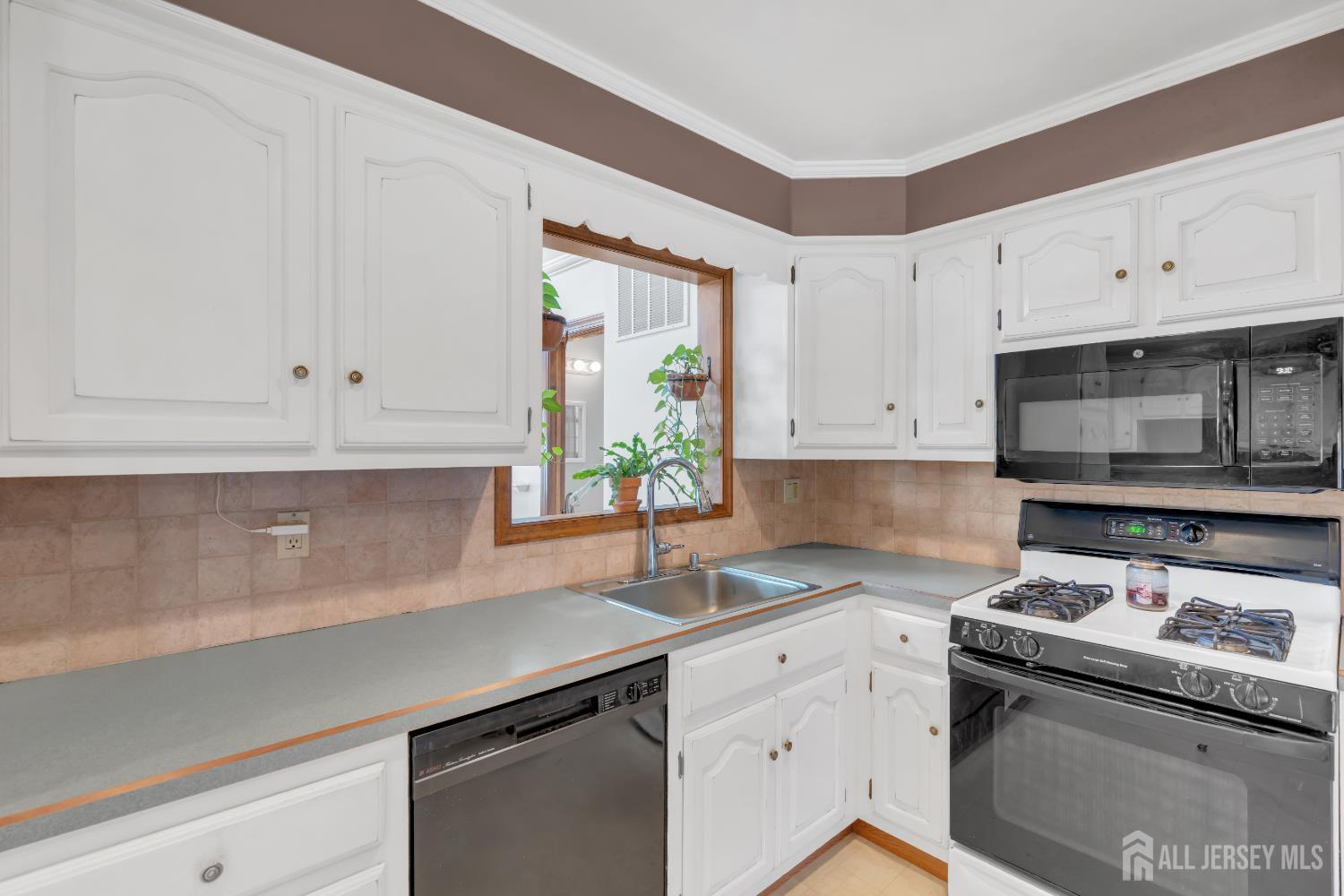 34 Roosevelt Avenue, East Brunswick, NJ, 08816 image 21