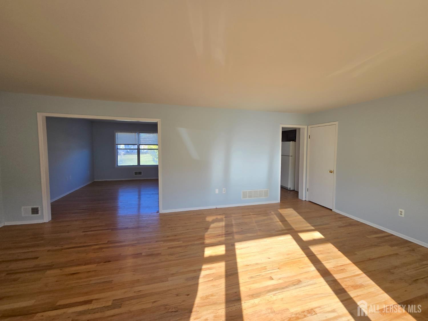 975-A & B Bergen Avenue Image 5