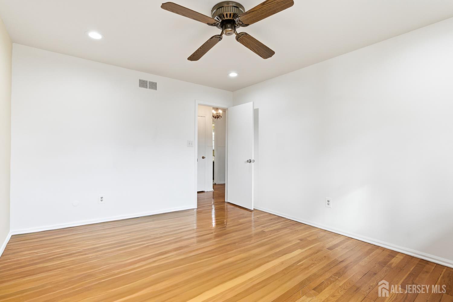 7 Oberlin Court, Edison, NJ, 08820 image 26