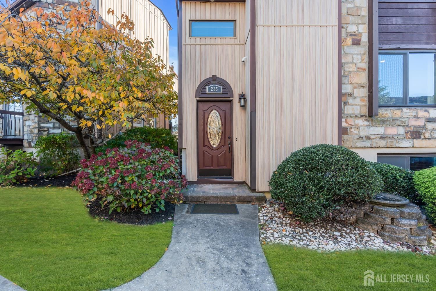 225 SILVER Lane Image 4