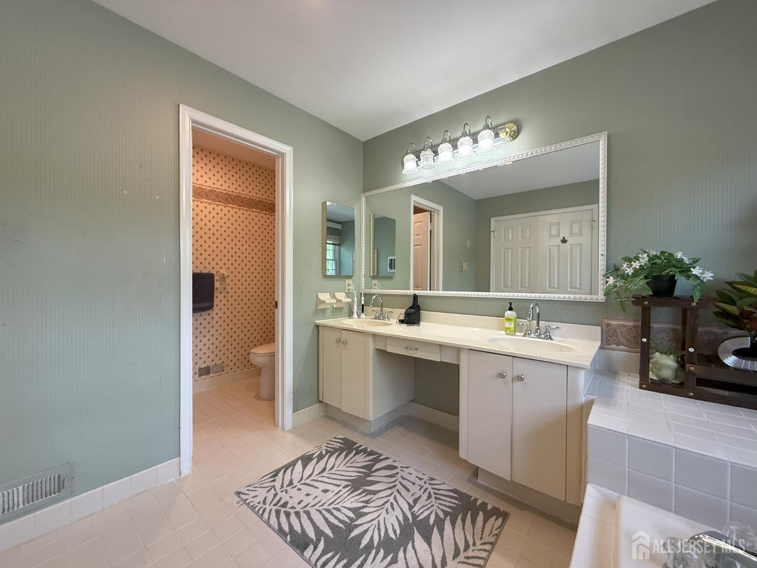 37 Dorchester Drive, East Brunswick, NJ, 08816 image 33