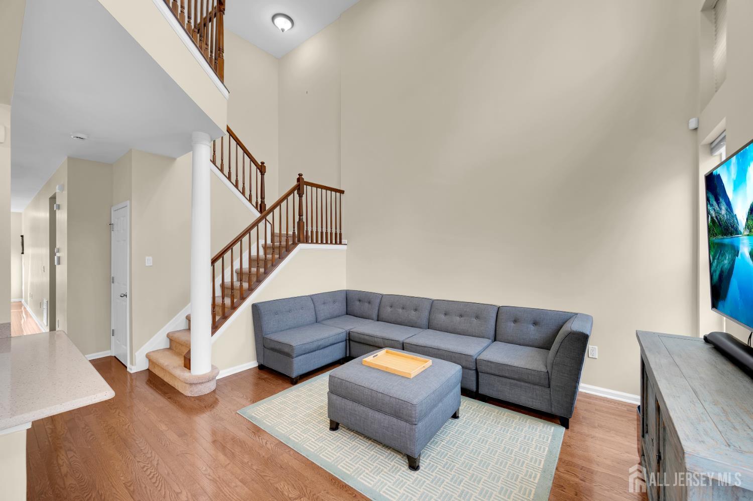 304 Cambridge Drive Image 4