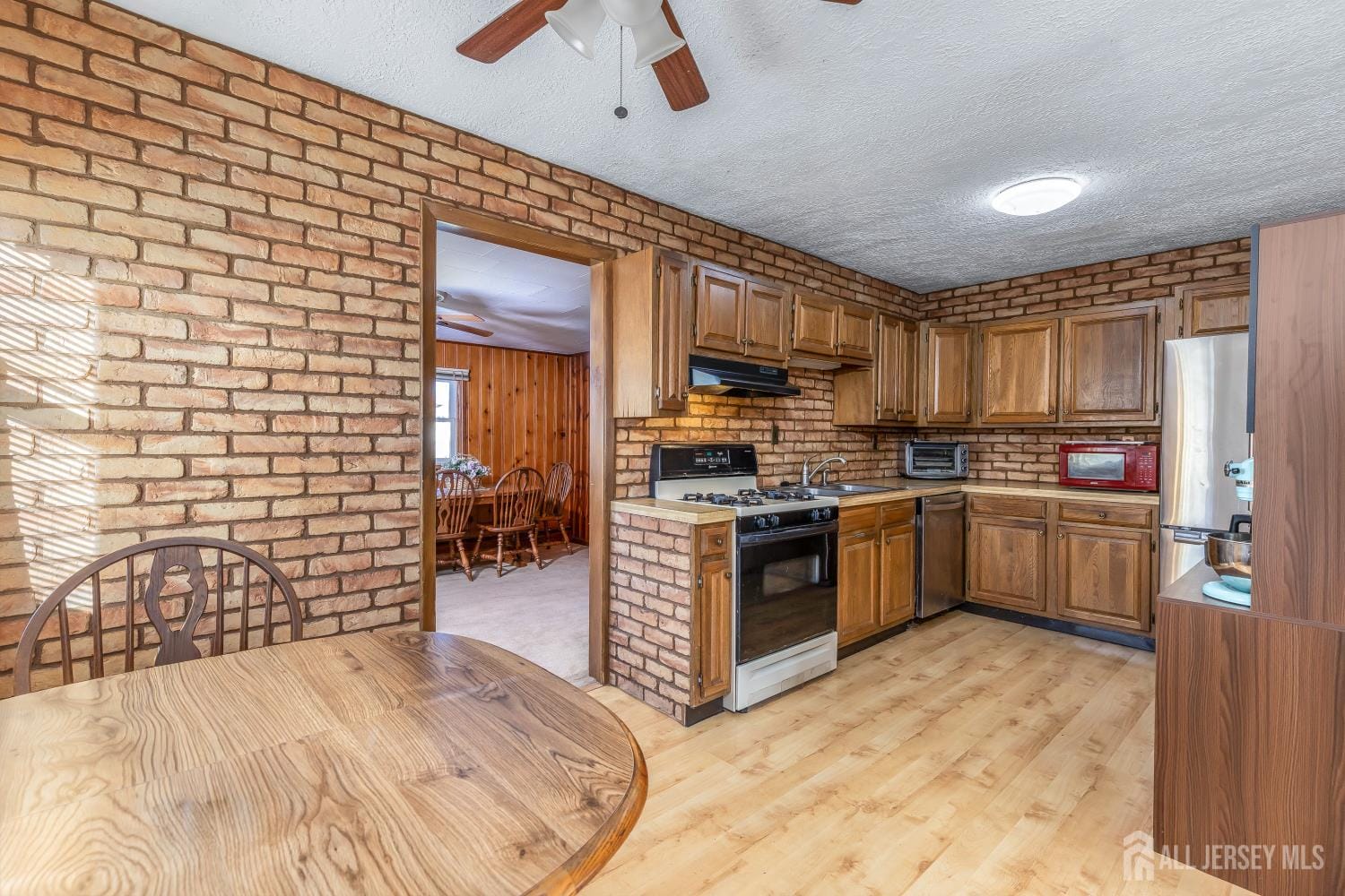 98 WORTYLKO Street Image 4