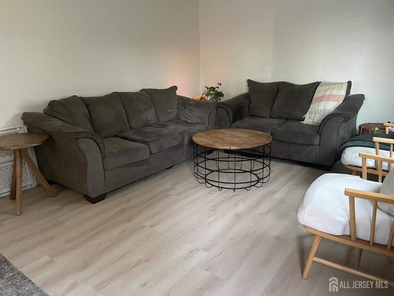 2705 Woodbridge Avenue Image 5