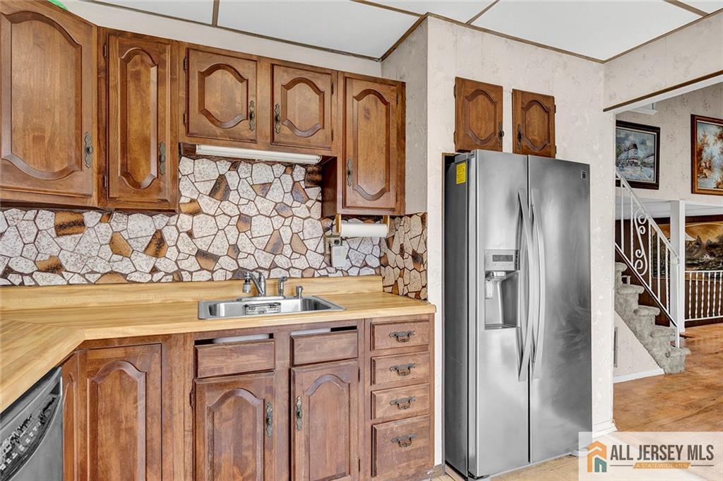 85 Whitman Street Image 5