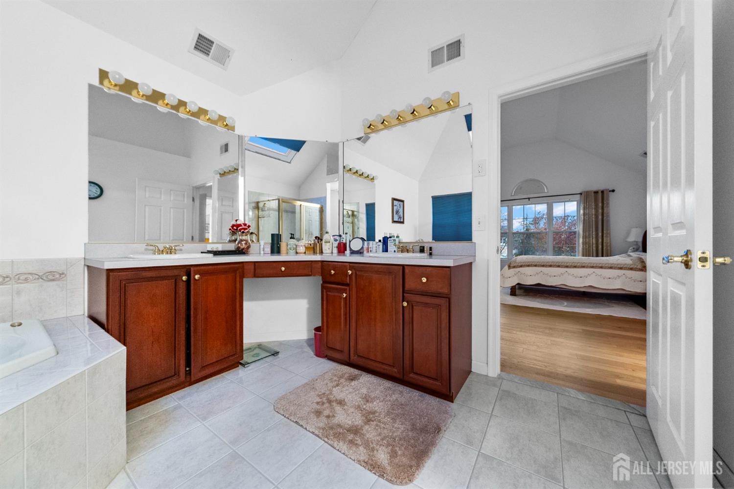 9 independence Place, South River, NJ, 08882 image 12