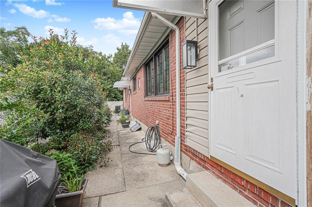 4 Brentwood Avenue, Staten  Island, New York, 10301 image 27