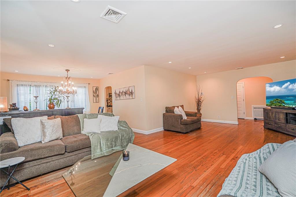 4 Brentwood Avenue, Staten  Island, New York, 10301 image 9