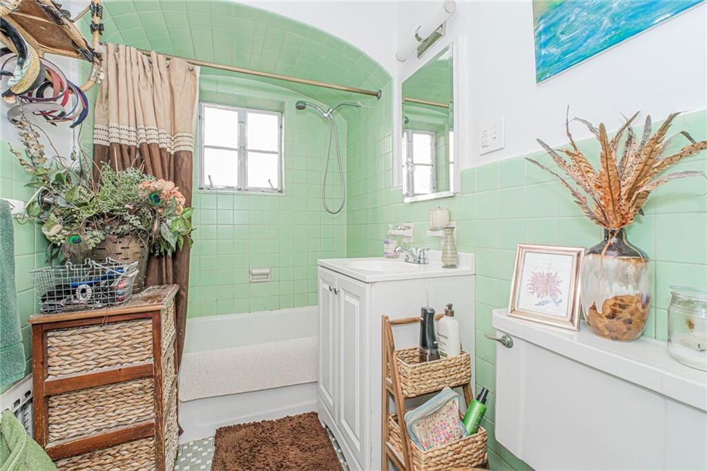 58-62 University Place, Staten  Island, New York, 10301 image 45