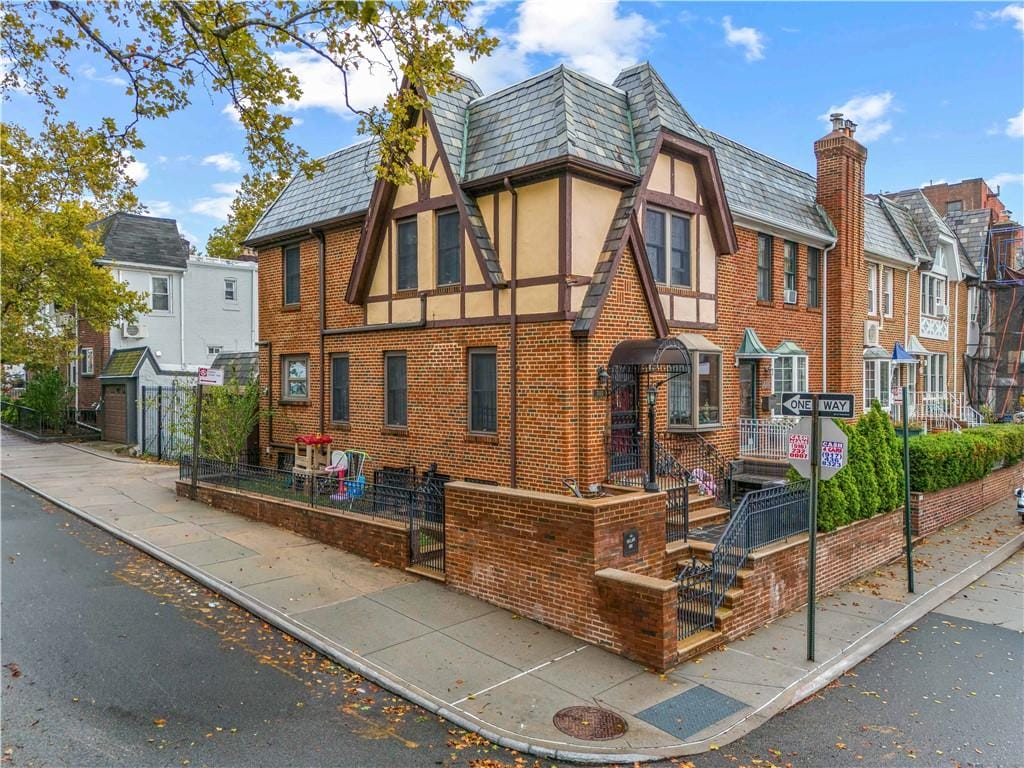 7001 Louise Terrace Image 4