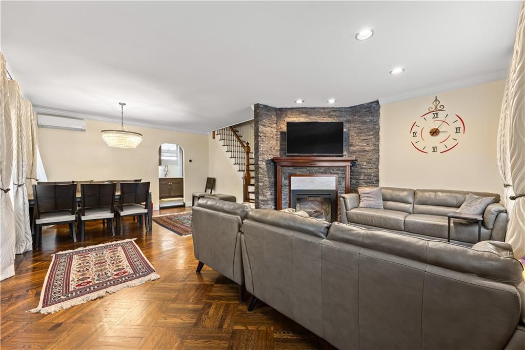 7001 Louise Terrace Image 5