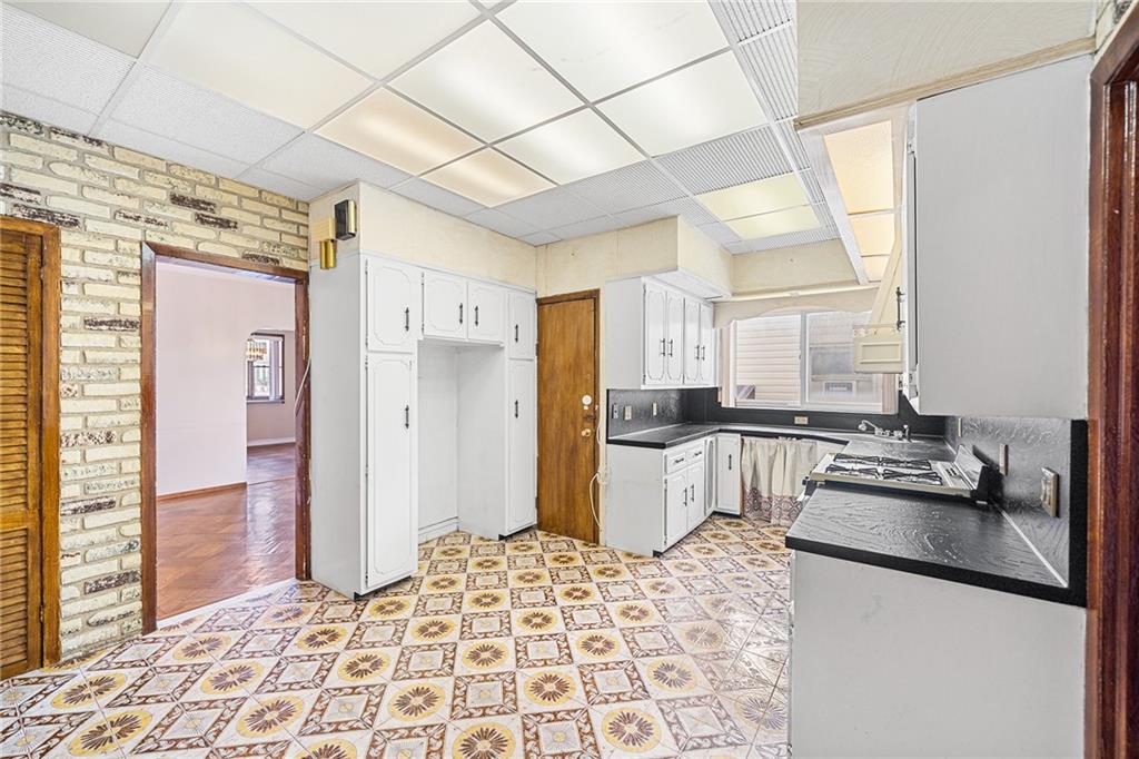 6613 10th Avenue, Brooklyn, New York, 11219 image 11