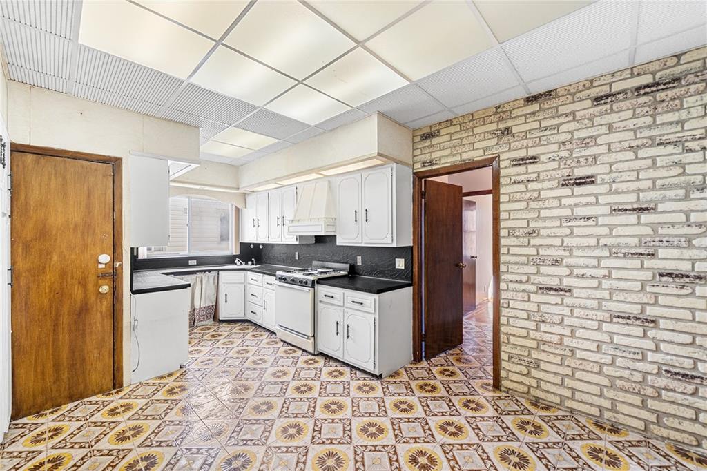 6613 10th Avenue, Brooklyn, New York, 11219 image 14