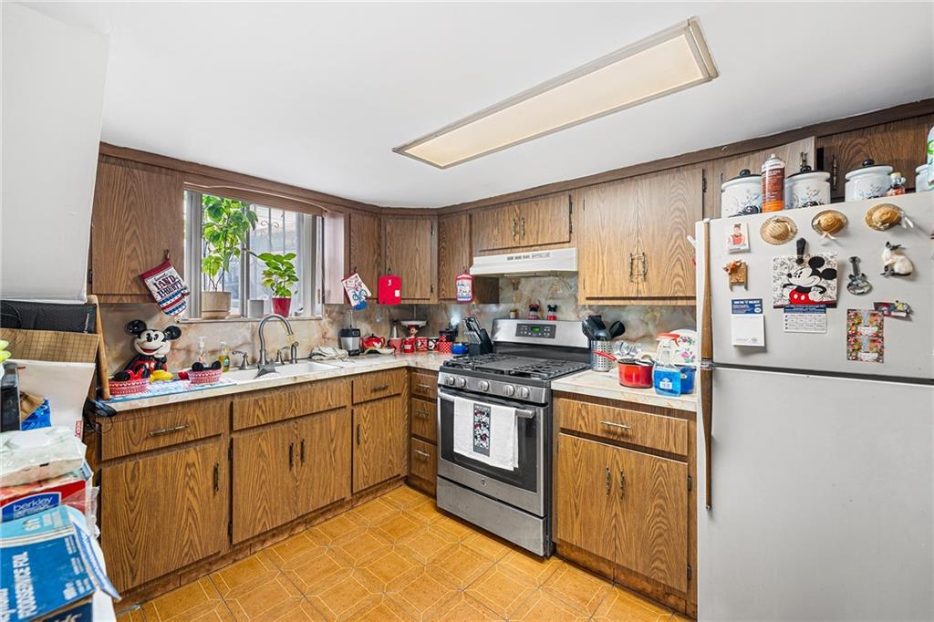 6613 10th Avenue, Brooklyn, New York, 11219 image 21