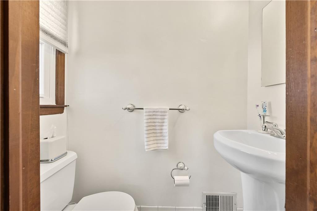 211 Woehrle Avenue, Staten  Island, New York, 10312 image 19