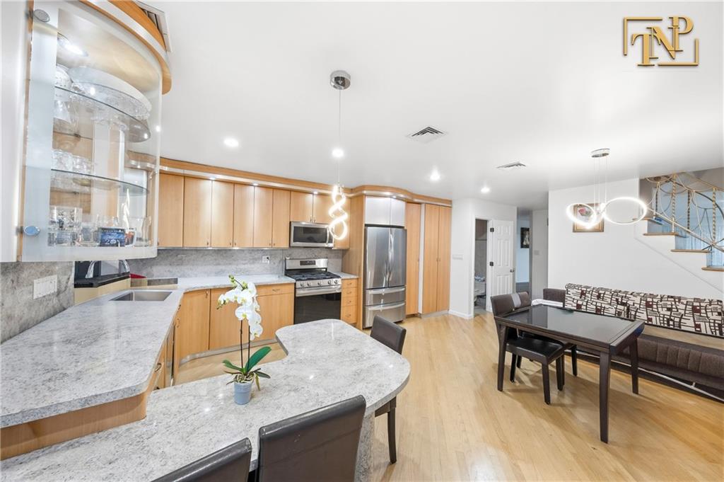 2756 Mill Avenue Image 3