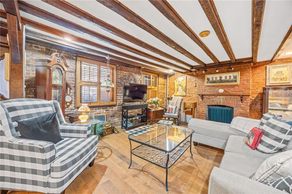 32 Douglass Street Image 3