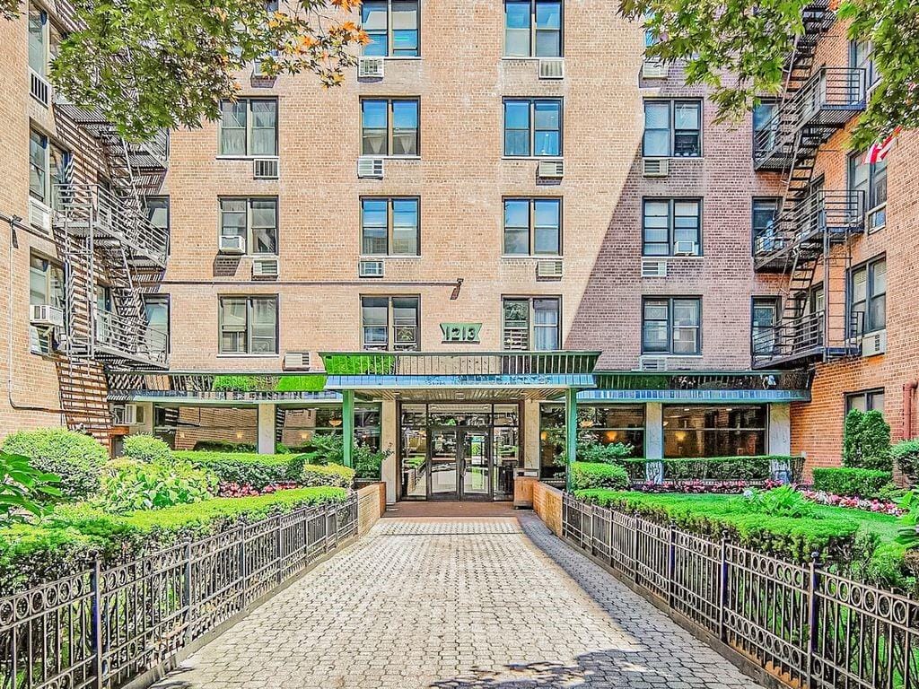 1213 Avenue Z A26 Image 2