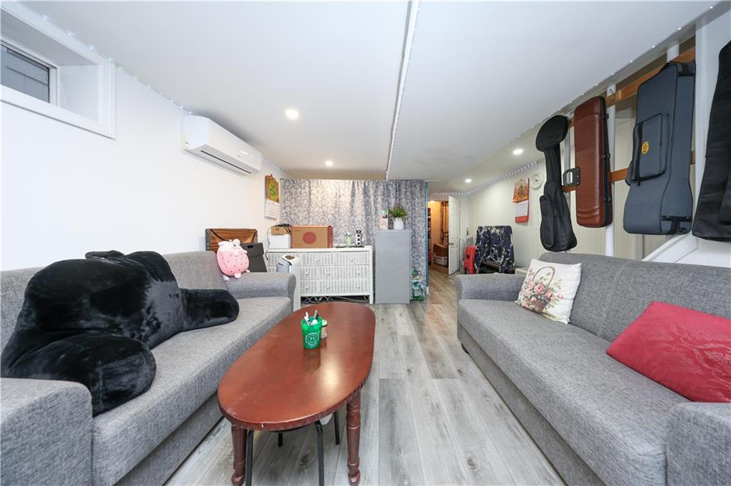 72 Zoe Street, Staten  Island, New York, 10305 image 19