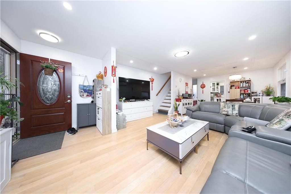 72 Zoe Street, Staten  Island, New York, 10305 image 6