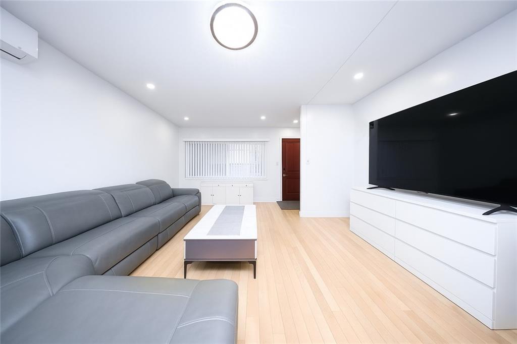 72 Zoe Street, Staten  Island, New York, 10305 image 7