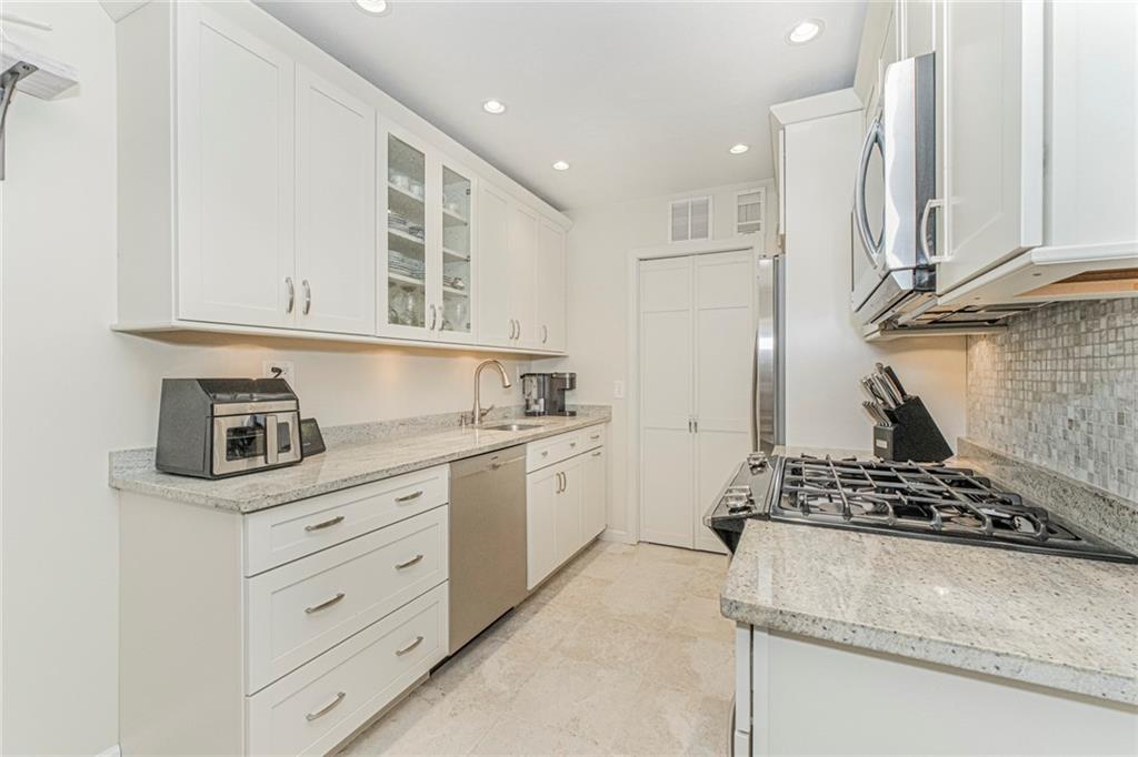 22 Pierpont Place Image 3