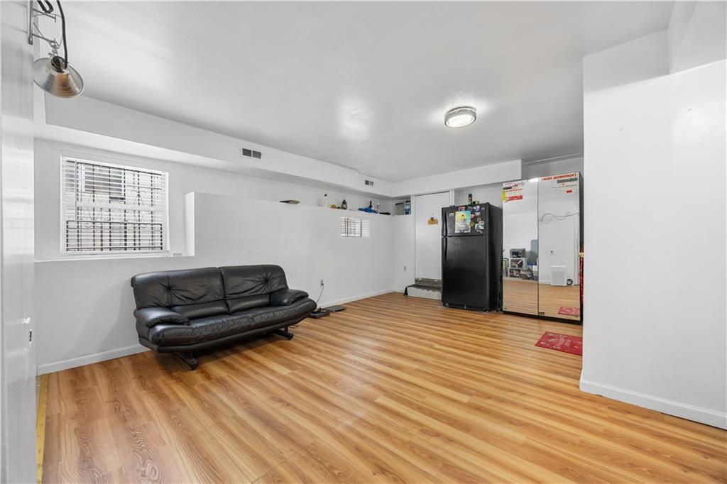 306 Hylan Boulevard, Staten  Island, New York, 10305 image 20